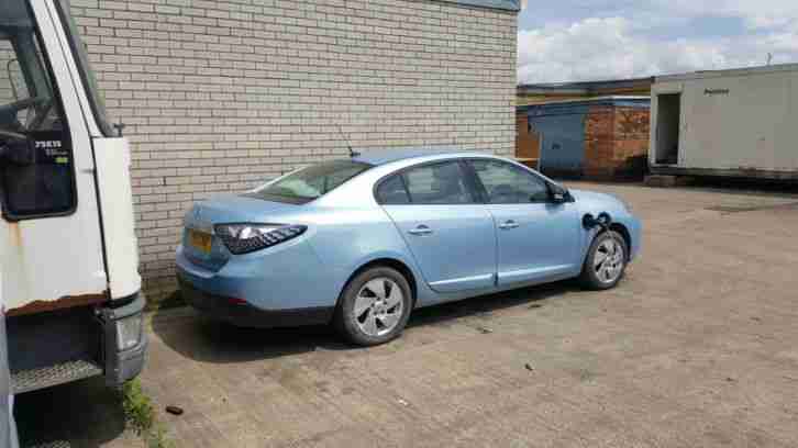 2012 RENAULT FLUENCE DYNAMIQUE BLUE - SPARES OR REPAIRS**