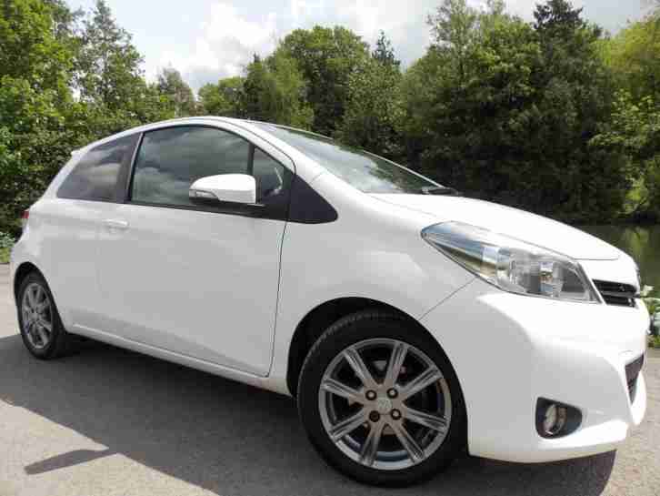 2012 Toyota Yaris 1.33 VVT-i TR * 3 DOOR WHITE F/S/H A1 CONDITION*