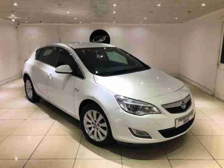 2012 VAUXHALL ASTRA 2.0 CDTI ECOFLEX SE S S 5 DOOR WHITE LOW MILEAGE