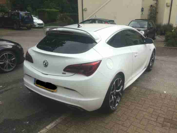 2012 VAUXHALL ASTRA GTC VXR WHITE - 20'S - AERO PK LOW MILEAGE FSH