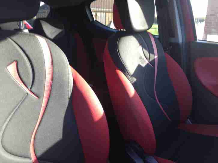 2013 Chrysler Ypsilon 1.2 ( 69bhp ) Black&Red SHOWROOM CONDITION HPI CLEAR