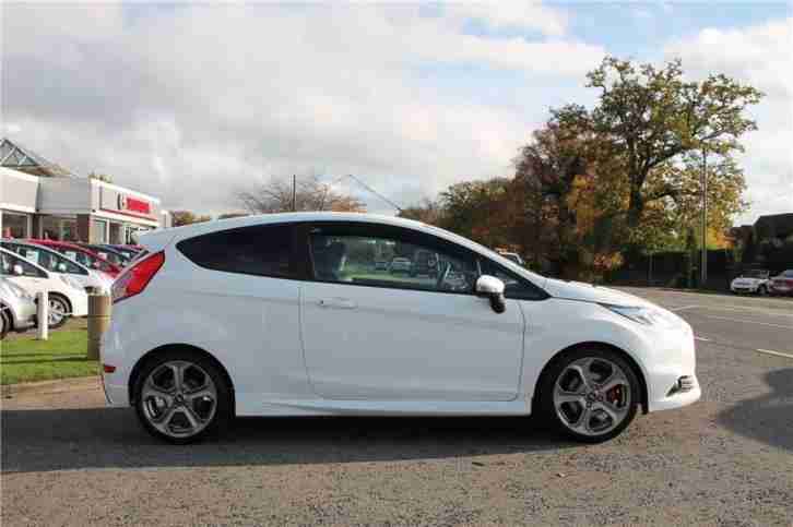 2013 Ford Fiesta ST-2 Petrol White Manual