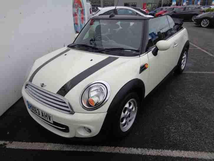 2013 MINI Convertible 1.6 Cooper 2dr Petrol white Manual