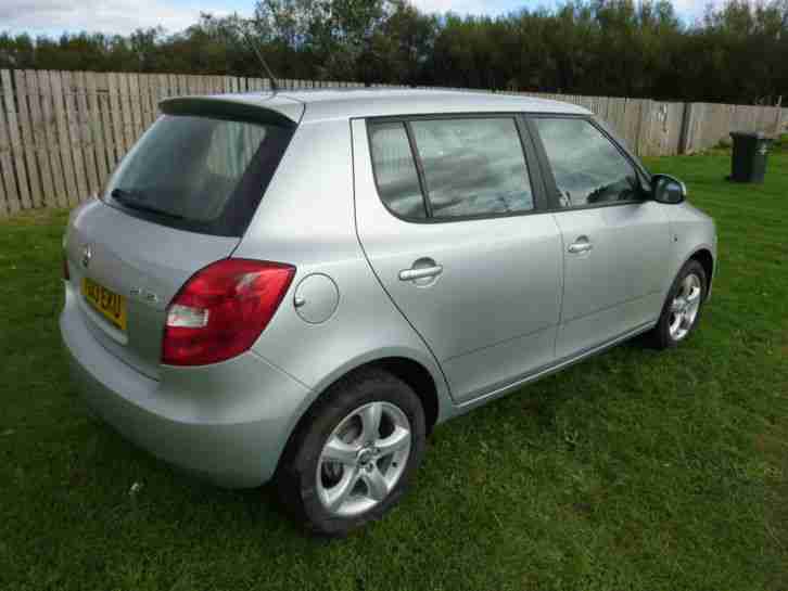2013 SKODA FABIA SE 12V SILVER ONLY 4300 MILES VERY ECONOMICAL AND CHEAP TO RUN
