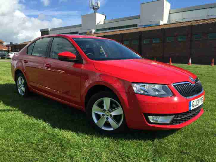 2013 OCTAVIA SE TSI RED