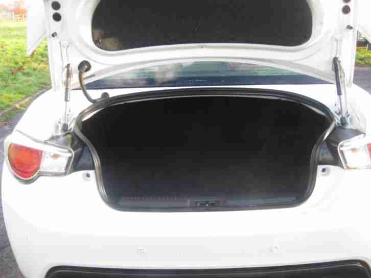 2013 Toyota GT86 2.0 ( 201bhp ) AUTOMATIC AND FLAPPY PADDLES