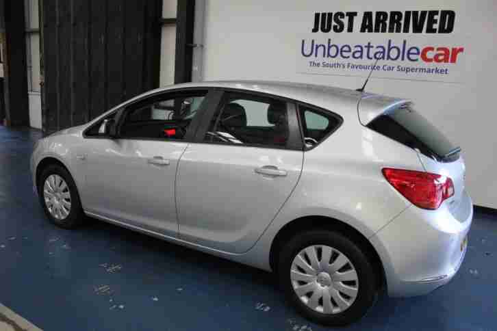 2013 VAUXHALL ASTRA 1.6i 16V Exclusiv 5dr Auto