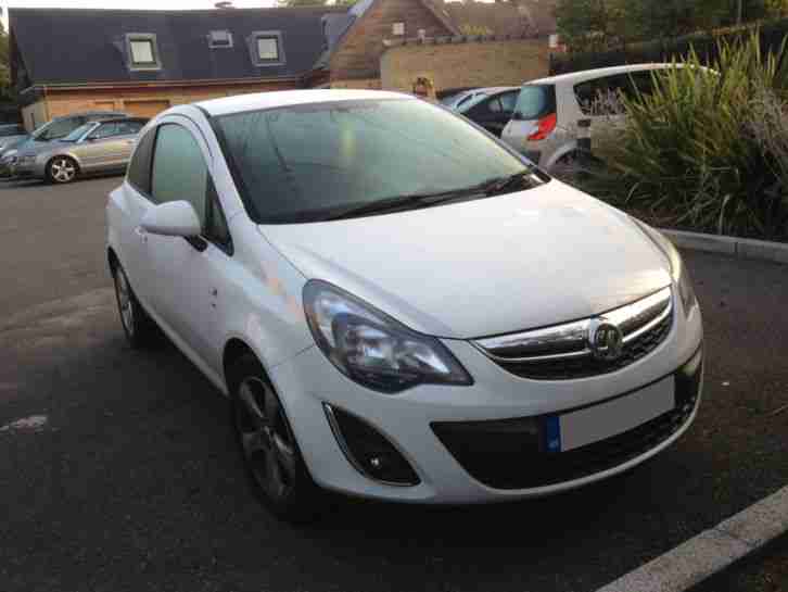 2013 CORSA SXI AC WHITE