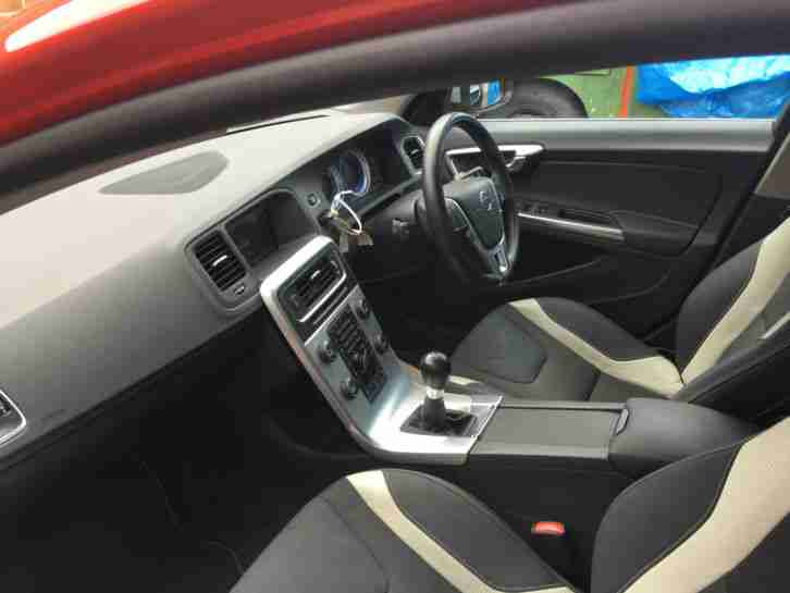 2013 VOLVO V60 R-DESIGN LUX NAV D4 RED