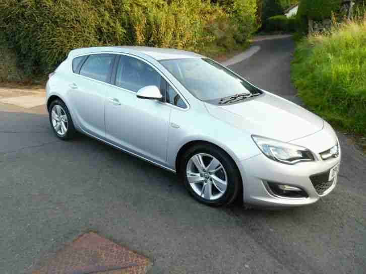 2013 Vauxhall Astra 2.0 CDTI SRI EcoFLEX S S in Stunning Silver with Low Mileage