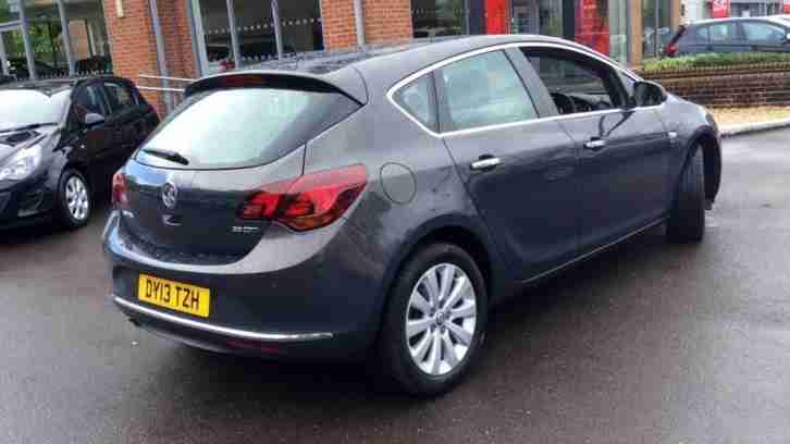 2013 Vauxhall Astra 2.0 CDTi 16V ecoFLEX Elite (16 Manual Diesel Hatchback