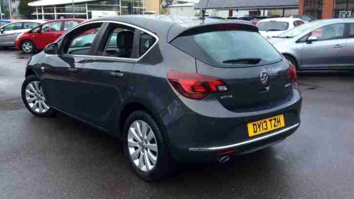 2013 Vauxhall Astra 2.0 CDTi 16V ecoFLEX Elite (16 Manual Diesel Hatchback