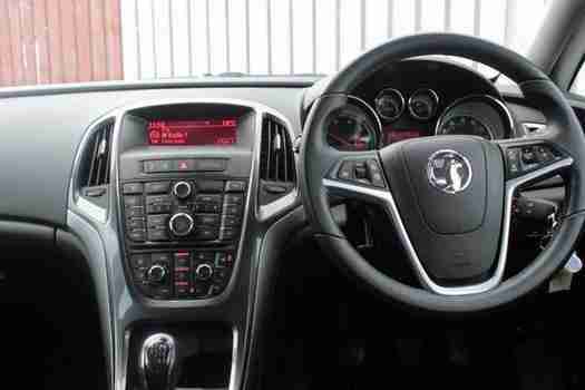 2013 Vauxhall Astra 2.0 CDTi 16V ecoFLEX Elite 5 door Diesel Hatchback