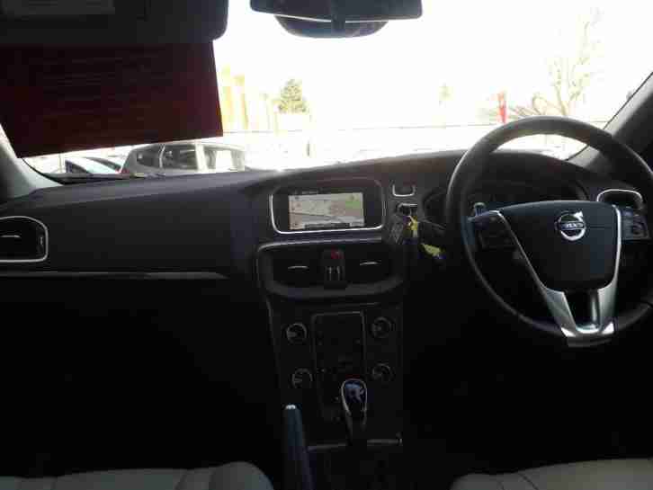 2013 Volvo V40 D3 SE LUX NAV Diesel black Automatic