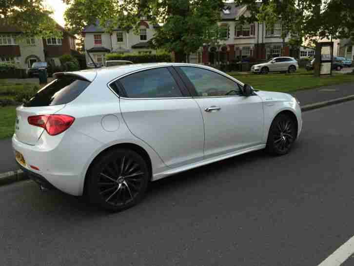 2014 64 ALFA ROMEO GIULIETTA SPORTIVANAV JTD 2L WHITE AUTOMATIC CAT D TOP SPEC
