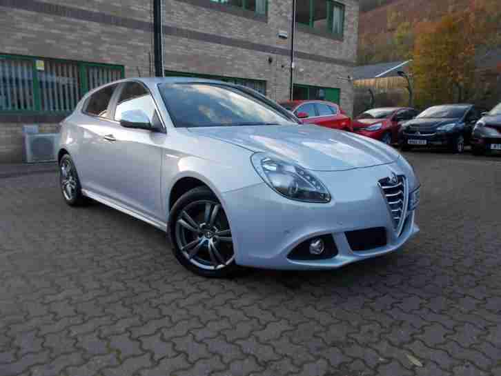 2014 (64 Reg) Alfa Romeo Giulietta 1.4 TB MultiAir Exclusive Red 5 STANDARD PETR