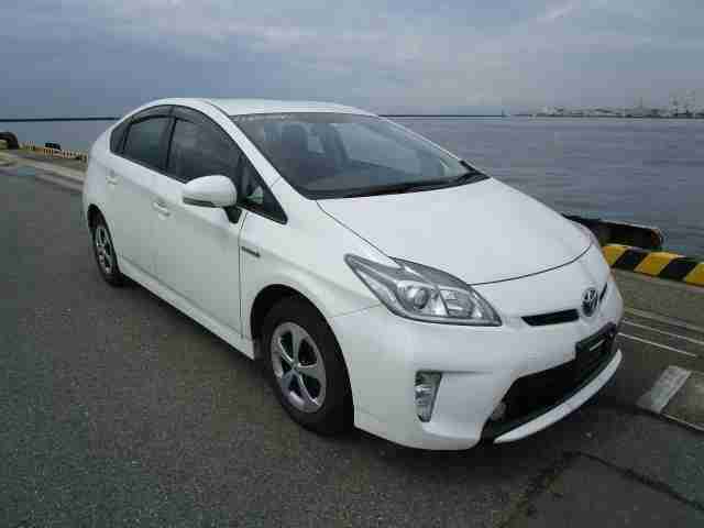 2014 64 PRIUS HYBRID 1800CC WHITE