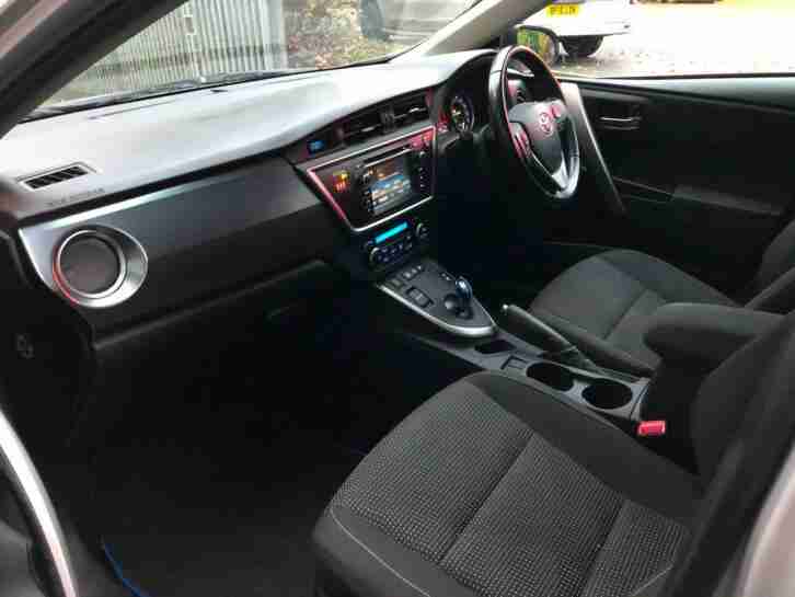 2014/64 Toyota Auris 1.8 ( 134bhp ) E-CVT Icon HYBRID only 67,000 miles
