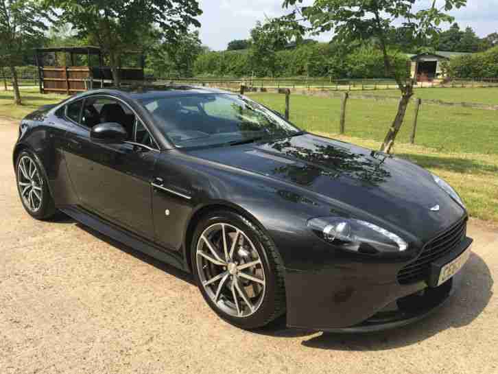 2014 VANTAGE V8 4.7S MAN IN GREY