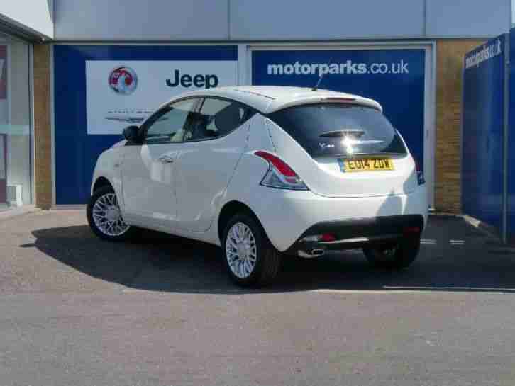 2014 Chrysler Ypsilon S-series Manual Petrol Hatchback