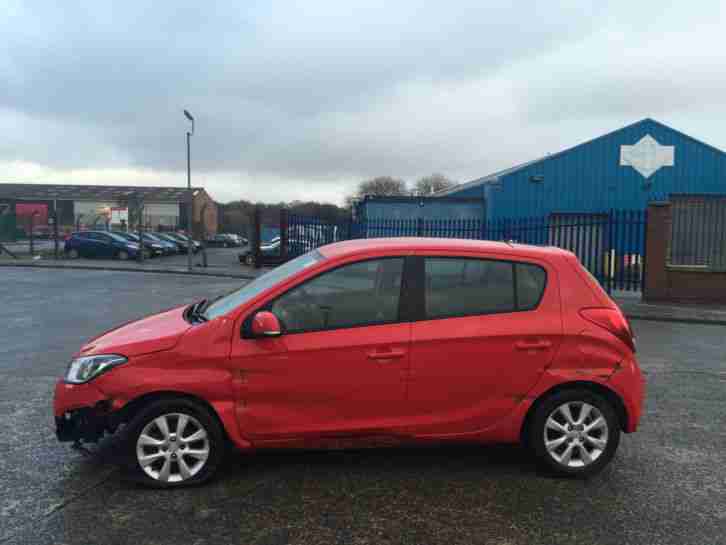 2014 HYUNDAI I20 ACTIVE - ONLY 5000 MILES- LIGHT DAMAGED SALVAGE - NO RESERVE