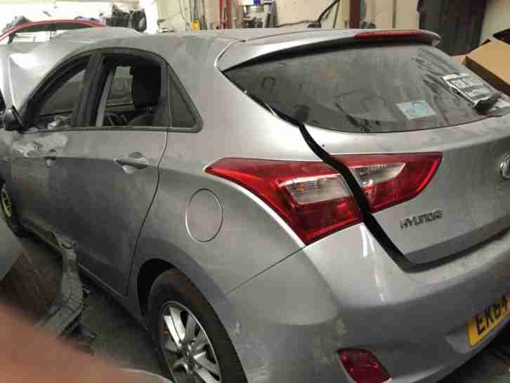 2014 HYUNDAI I30 ACTIVE SILVER *** damage repairable salvage ***