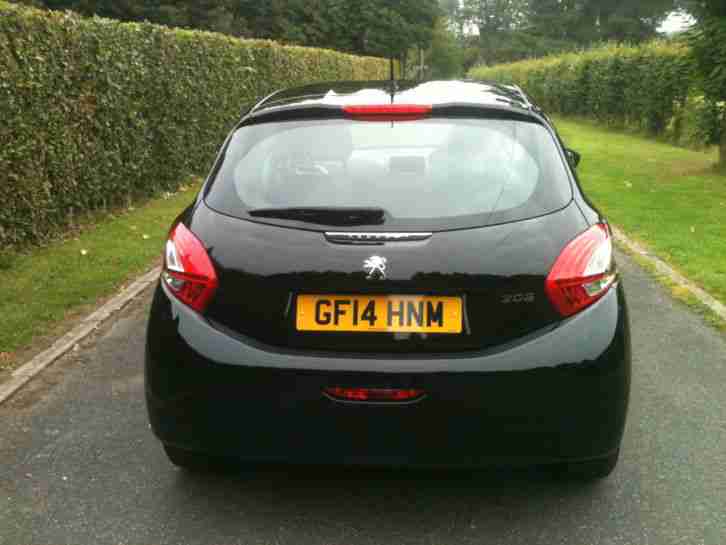 2014 PEUGEOT 208 ACTIVE BLACK ONLY 2600 MILES 1 OWNER FROM NEW ONLY 8 MONTHS OLD
