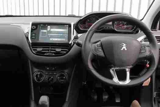 2014 Peugeot 208 1.2 VTi Style 3 door Petrol Hatchback