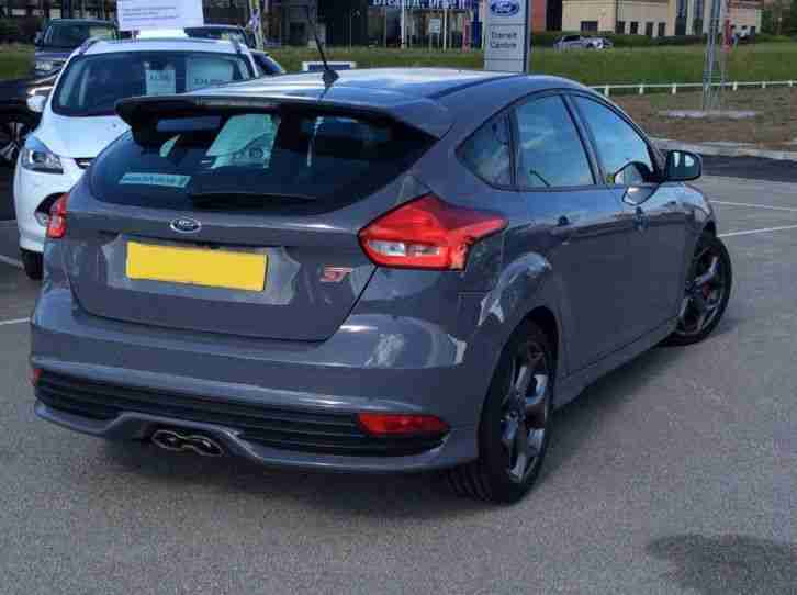 2015 15 FORD FOCUS ST 3 TURBO 250BHP STEALTH GREY 5 DOOR 3K MILES EVERY OPTION
