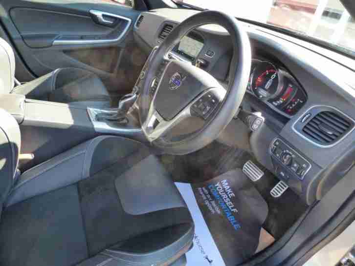 2015 15 VOLVO V60 2.0 D4 R-DESIGN NAV 5D AUTO 187 BHP DIESEL