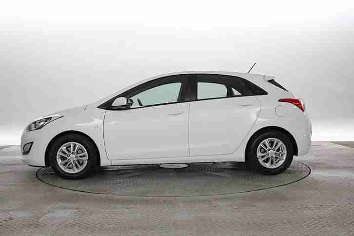 2015 (64 Reg) Hyundai I30 1.6 CRDi Active White 5 STANDARD DIESEL AUTOMATIC