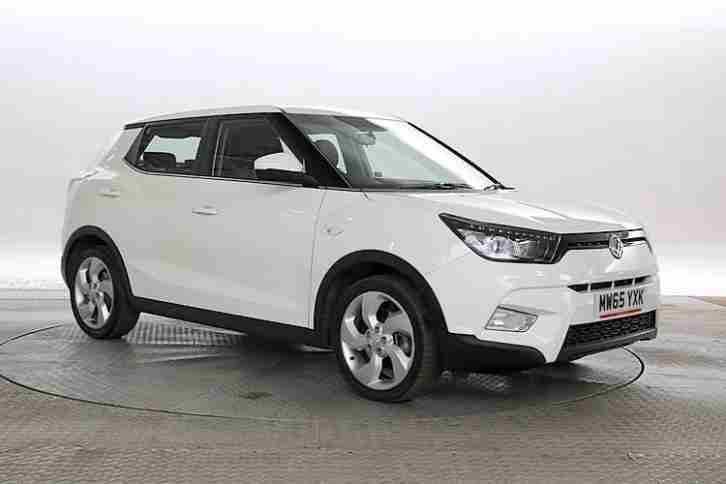 2015 (65 Reg) Tivoli 1.6 EX White 5