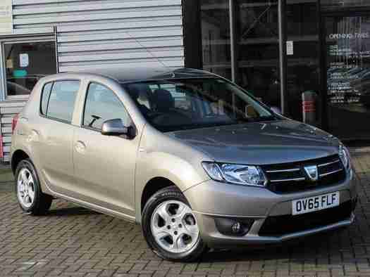 2015 Dacia Sandero 0.9 TCe Laureate 5 door