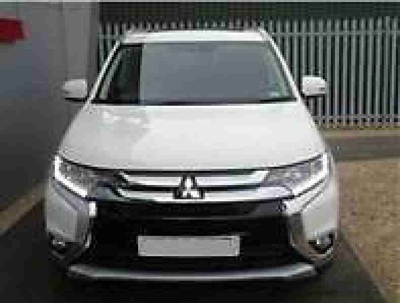 2015 Mitsubishi Outlander DI-D GX 2 Diesel white Manual