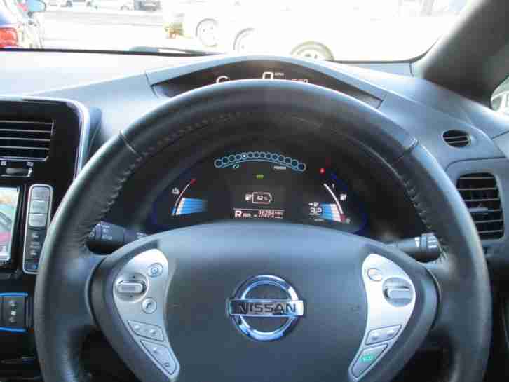 2015 NISSAN LEAF 80kW Tekna 24kWh 5dr Auto GO ELECTRIC TODAY SAVE SAVE SAVE