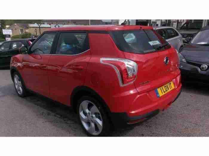 2015 SsangYong Tivoli HATCHBACK 1.6 diesel EX 5dr 4 door Hatchback