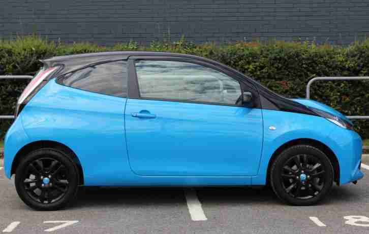 2015 Toyota Aygo 1.0 VVT-i x-cite 2 Petrol blue Manual