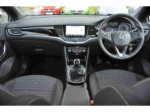 2015 Vauxhall Astra 1.6 Cdti 16V 136 Sri Nav 5Dr Diesel Hatchback Diesel black M