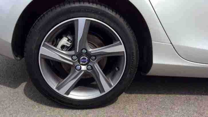 2015 Volvo V40 R-Design Nav with Winter Pack and Park Assist Diesel silver Manua