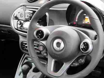 2015 smart fortwo New smart passion Petrol white Automatic