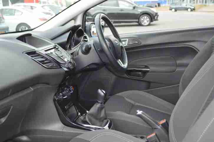 2016 Ford Fiesta Zetec, Ecoboost, Voice control system, Heated front and rear wi