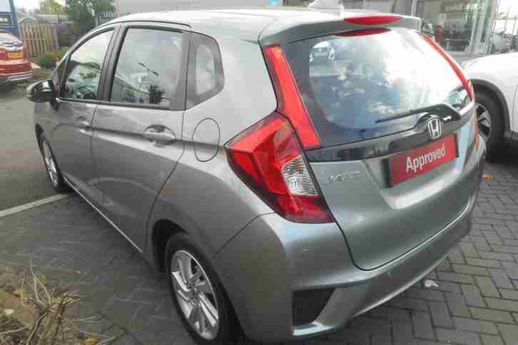 2016 Honda Jazz 1.3 i-VTEC SE Petrol silver Manual