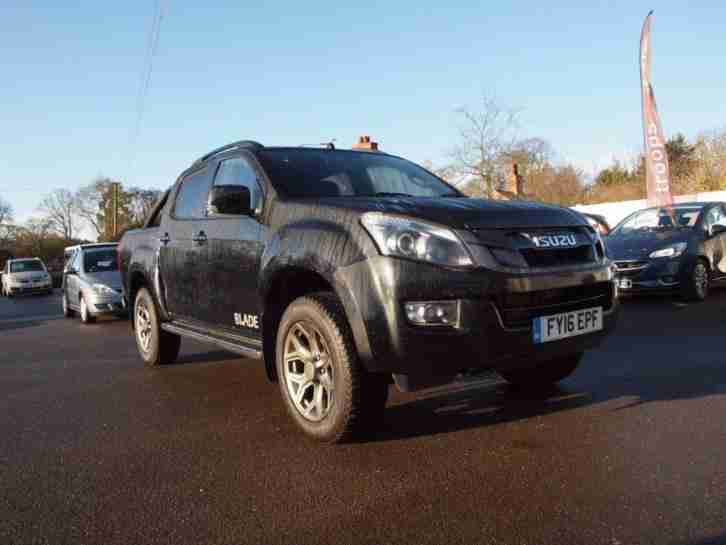 2016 Isuzu D Max Blade With Roll & Lock Cover 4dr