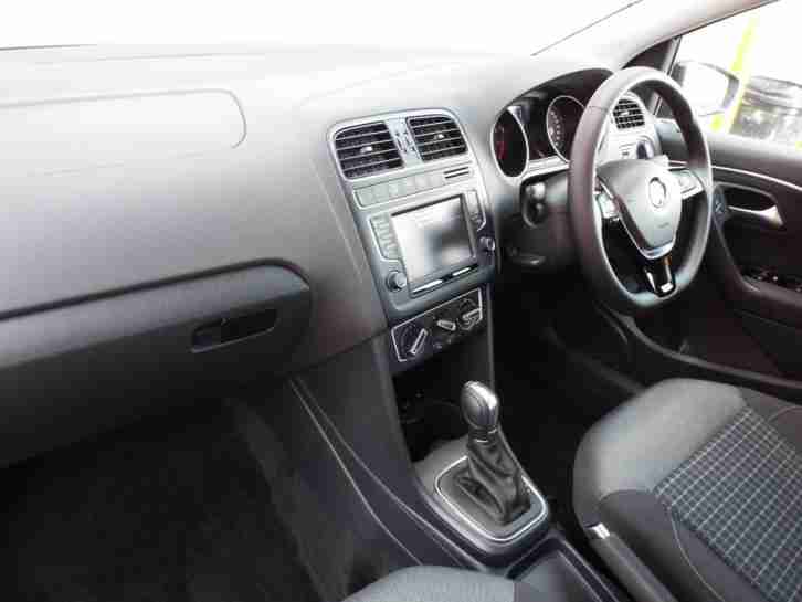 2016 Volkswagen Polo SE TSI DSG Petrol black Semi Auto