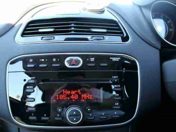 2017 Fiat Punto 1.4 Easy + Hatchback 5dr Petrol Manual (s/s) (132 g/km, 77 bhp)