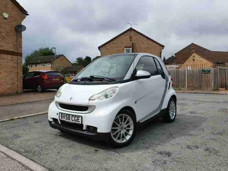 Smart Fourtwo 2008. Smart car from United Kingdom