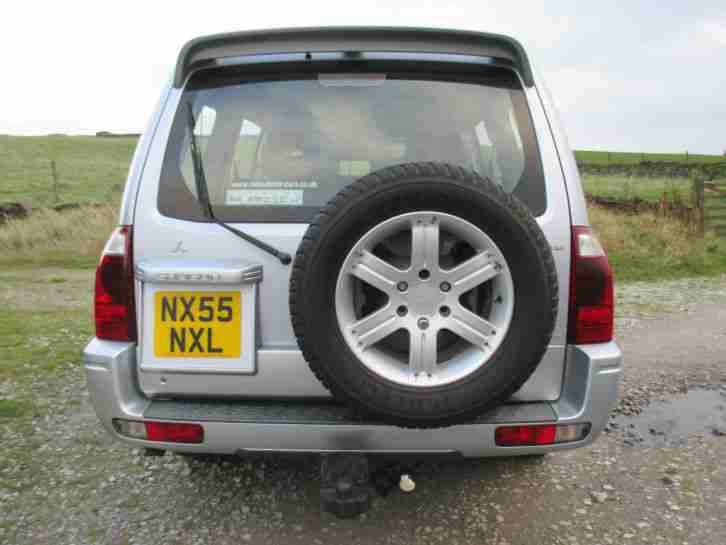 55 REG MITSUBISHI SHOGUN WARRIOR 3.2 DID TD AUTO 1 PREV OWNER AMAZING CONDITION