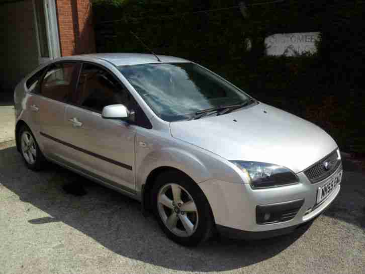 55 Reg Focus 1600 Zetec 5Dr with 12 Mths