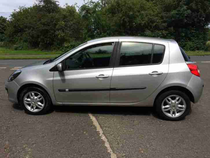 56 Renault Clio 1.5 DCI Dynamique 5 Door - Service History - Diesel