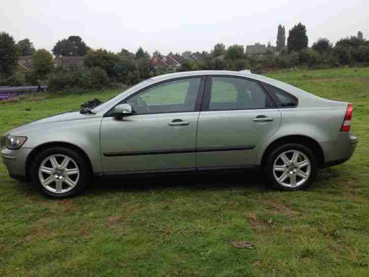 56 VOLVO S40 1.6 DIESEL (EURO 4) SPARES OR REPAIRS "NO RESERVE"